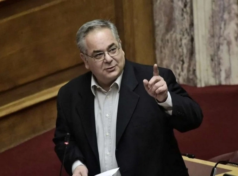 Λαμπρούλης: Ταφόπλακα στις δημόσιες δομές για το συμφέρον του ιδιωτικού τομέα