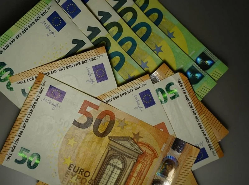 Βόλος: Έχασε 900 ευρώ στον δρόμο - Πήγαινε να πληρώσει τον γιατρό στο μαιευτήριο και του... έπεσαν!