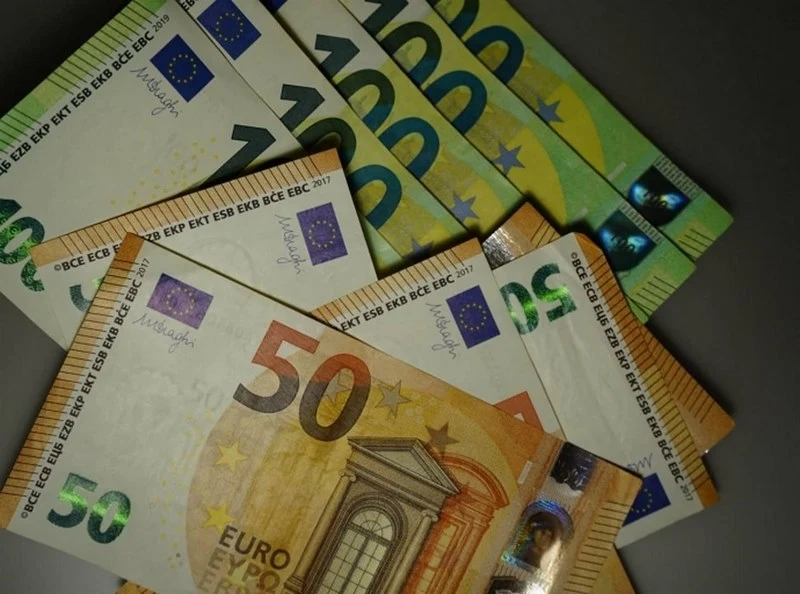 Βόλος: Έχασε 900 ευρώ στον δρόμο - Πήγαινε να πληρώσει τον γιατρό στο μαιευτήριο και του... έπεσαν!
