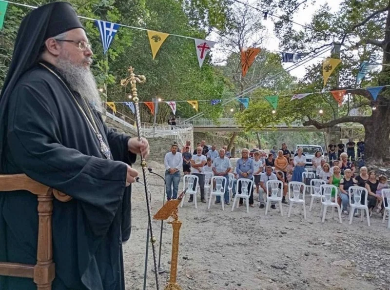 Στην απέναντι όχθη | Πανηγυρίζει... έστω κι έτσι η Αγία Παρασκευή (AUDIO)