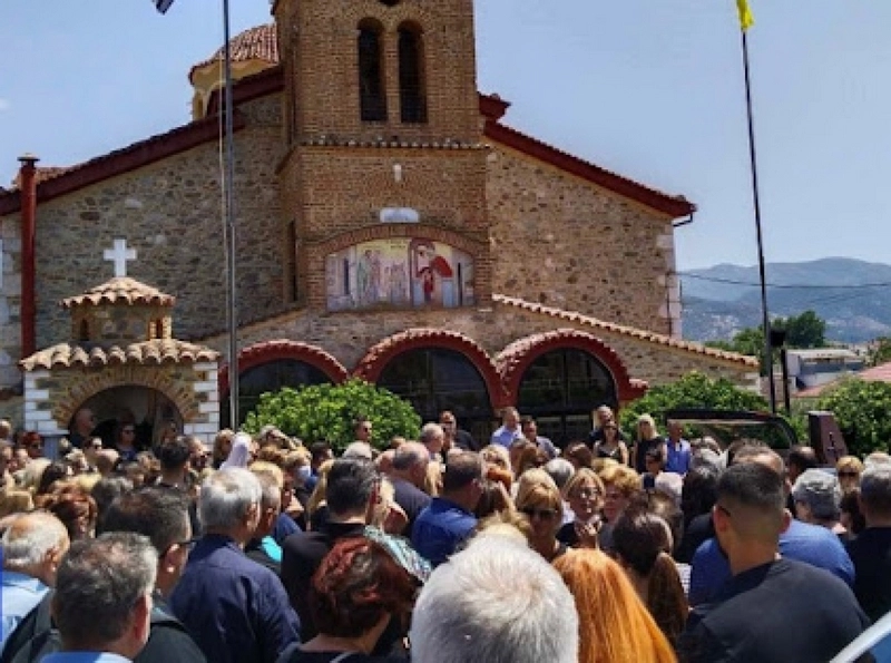 Πάνδημο το "τελευταίο αντίο" στον 46χρονο τυροκόμο Δημήτρη Ευαγ. Έξαρχο