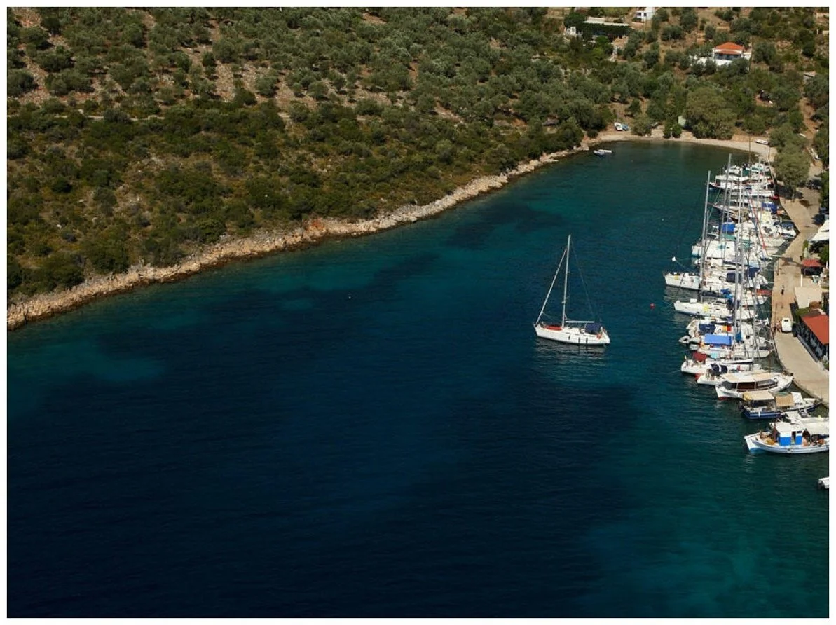 Κολυμπώντας βγήκαν στη στεριά επιβάτες σκάφους που ημιβυθίστηκε στην Αλόννησο