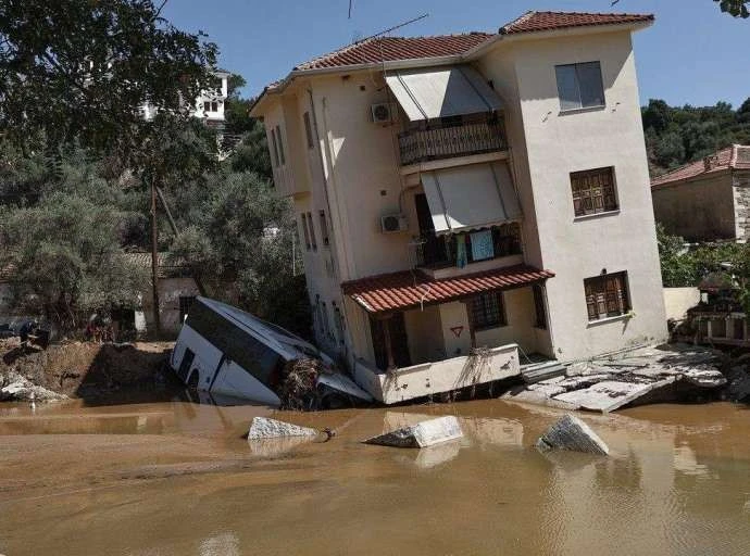 Προχωρά η νέα εκδοχή στεγαστικής συνδρομής μετά τις πλημμύρες - Η ΓΔΑΕΦΚ έχει ήδη επεξεργαστεί πάνω από 5.000 αιτήσεις