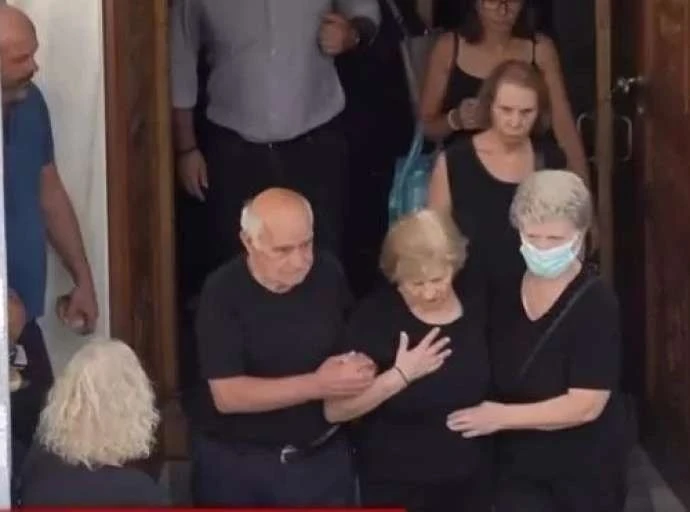 Λιβαδειά: Σπαραγμός στην κηδεία του 48χρονου που πέθανε έπειτα από τσίμπημα αράχνης