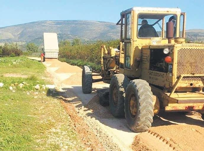 Περιφέρεια | Πρόσκληση υποβολής προτάσεων για "Βελτίωση της αγροτικής οδοποιίας"