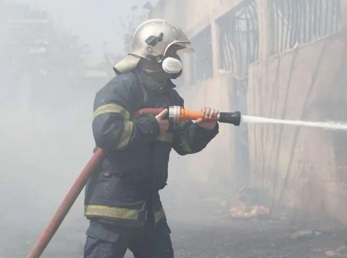 Λάρισα: Φωτιά σε εργοστάσιο ανακύκλωσης στο Ομορφοχώρι – Προειδοποιητικό 112