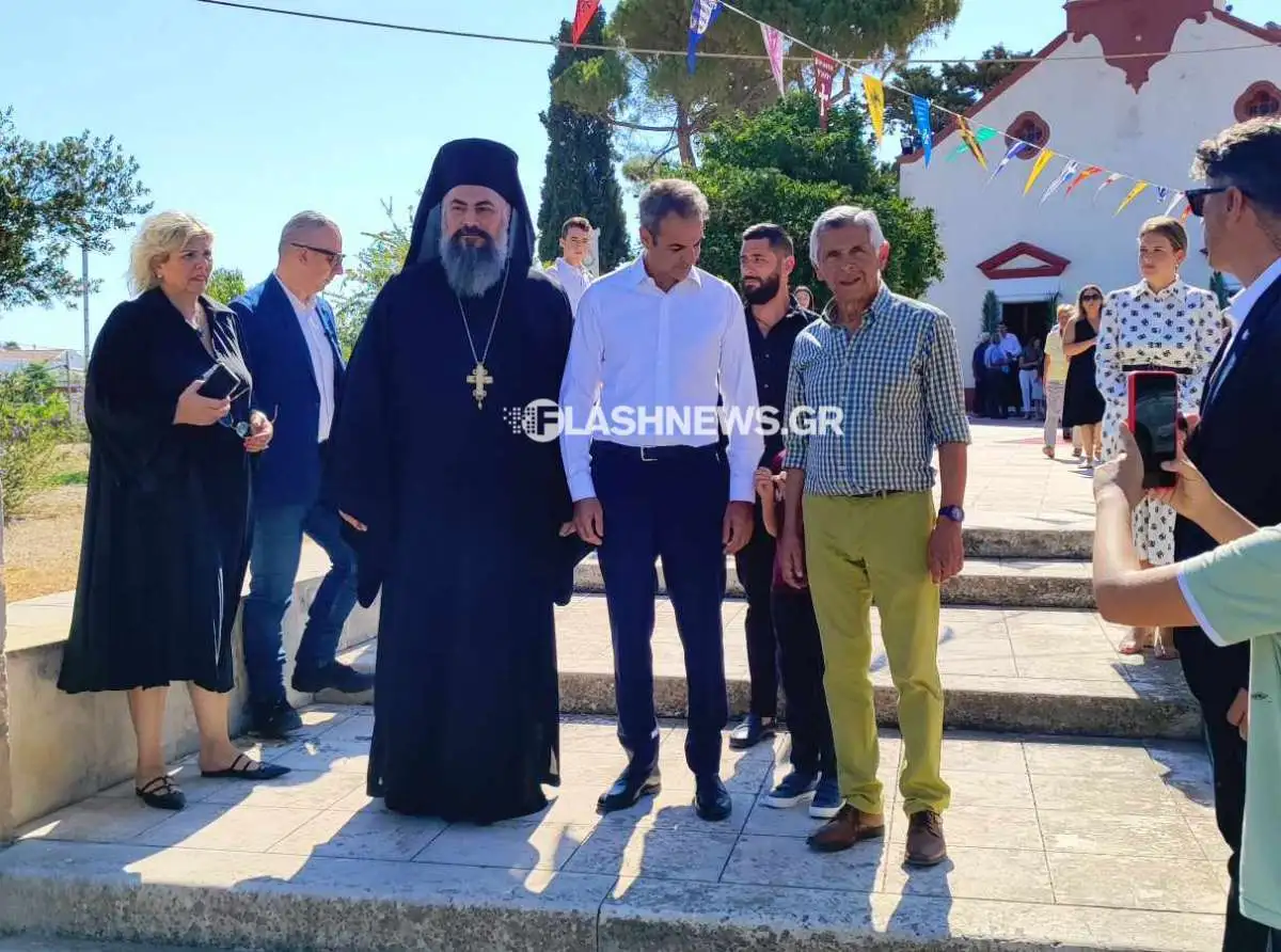 Στα Χανιά ο πρωθυπουργός για τον Δεκαπενταύγουστο – Μήνυμα ενότητας αλλά και διαβεβαιώσεις για αποζημίωση των πυρόπληκτων