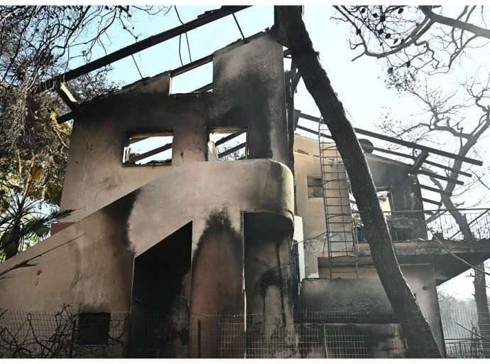 Φωτιά στην Αττική: Ακατάλληλες 104 κατοικίες μέχρι τώρα