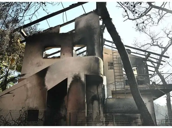 Φωτιά στην Αττική: Ακατάλληλες 104 κατοικίες μέχρι τώρα
