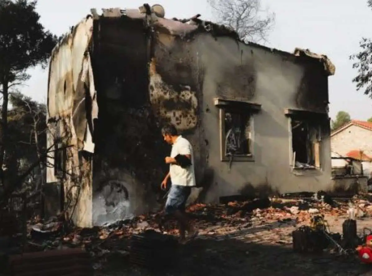 Φωτιά στην Αττική: Καταγγελίες και φόβοι για πλιάτσικο στις καμένες περιοχές - Συνεχείς περιπολίες της ΕΛ.ΑΣ.