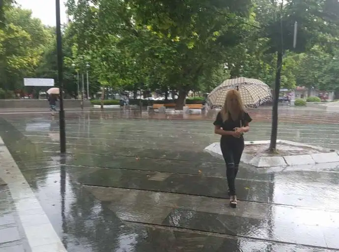 Weathergroup | Πότε και πόσο πιθανό είναι να βρέξει ως την Τετάρτη σε Λάρισα και Θεσσαλία (ΧΑΡΤΕΣ)
