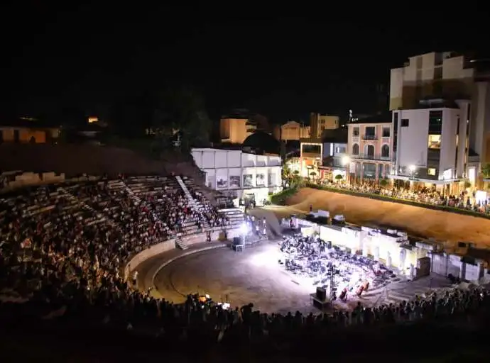 Ανοίγει η φόρμα συμμετοχής για τη συναυλία Κορκολή - Μανουσάκη στο Α΄ Αρχαίο Θέατρο Λάρισας