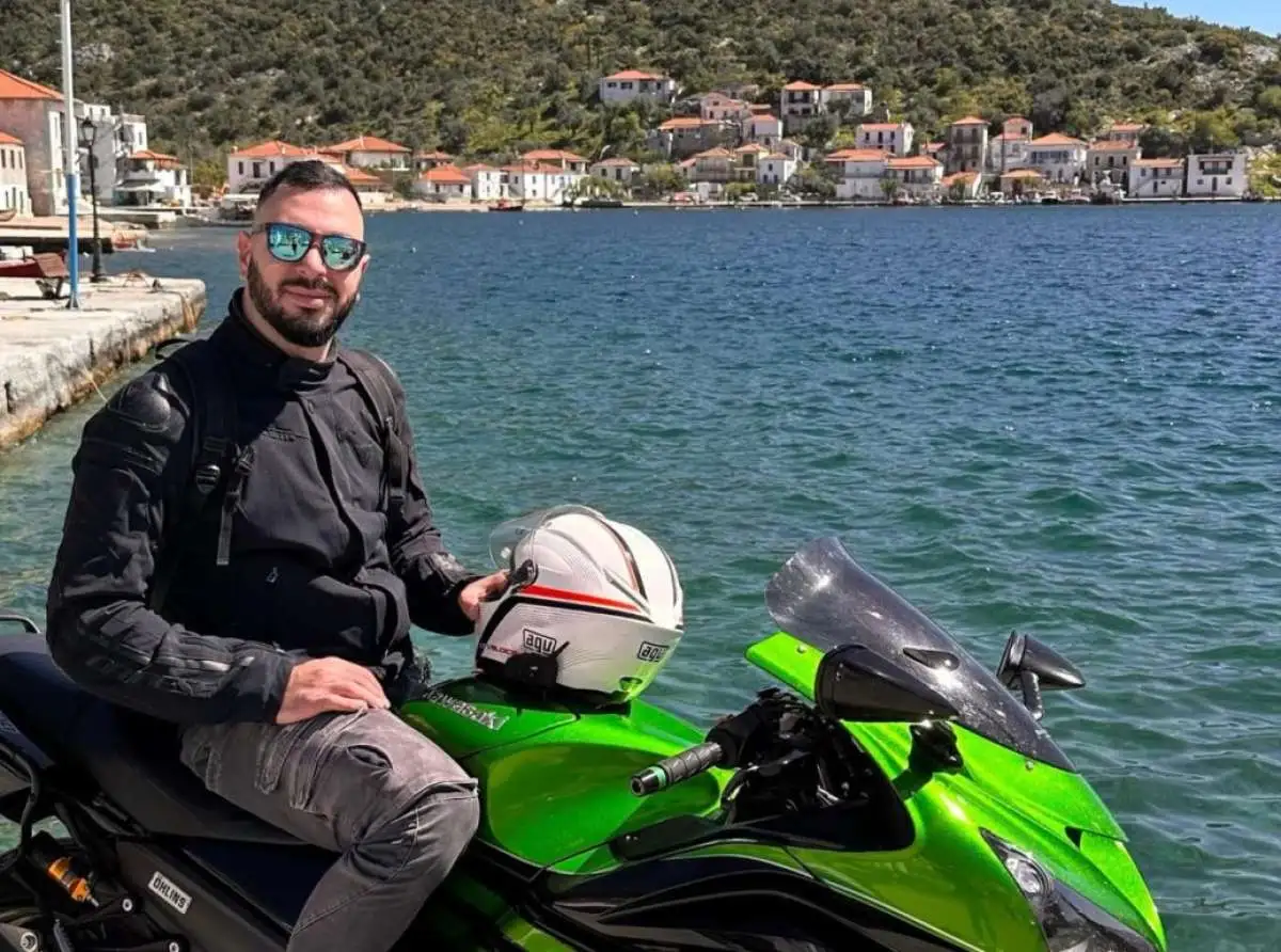 Στην ιδιαίτερη πατρίδα του το "στερνό αντίο" στον 33χρονο επιχειρηματία της Λάρισας, Στέλιο Παντελίδη