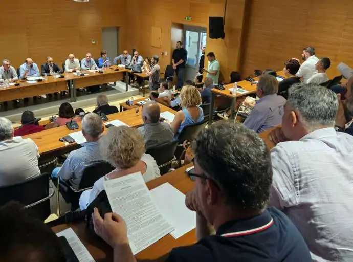 Τριαντόπουλος από Καρδίτσα και Φαρκαδόνα: Μέχρι 22.500 € κρατική αρωγή για μικρής κλίμακας επισκευές – Άρχισαν έκδοση αδειών και καταβολές
