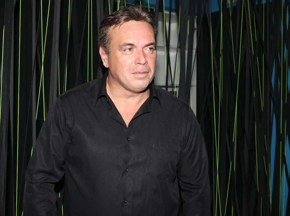 Μανώλης Λιδάκης: Ξανά στο νοσοκομείο ο τραγουδιστής – «Μας διαβεβαίωσε ότι θα βγει νικητής»