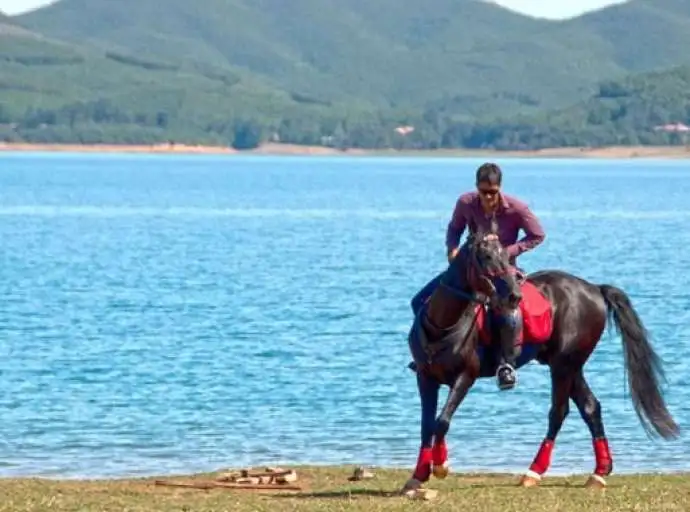 Αύξηση επισκεπτών το φετινό καλοκαίρι στη Λίμνη Πλαστήρα