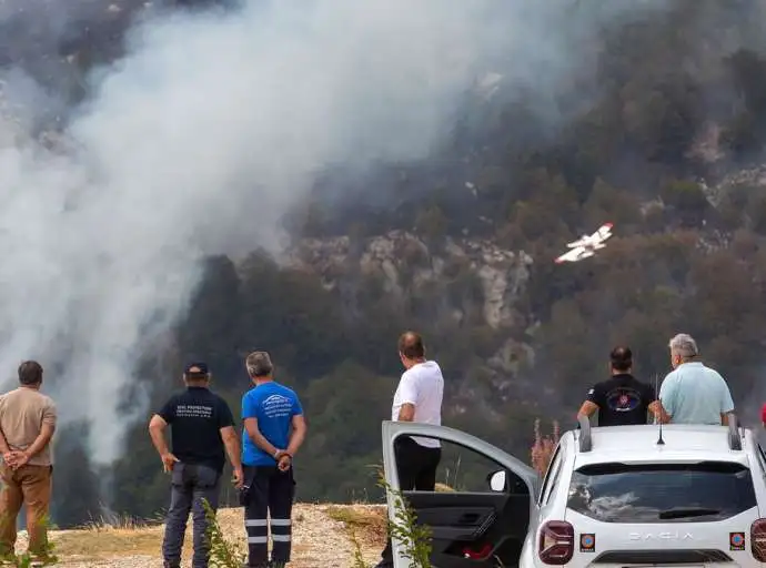 Καβάλα: Για έβδομη ημέρα συνεχίζει να καίει η φωτιά στο όρος Παγγαίο