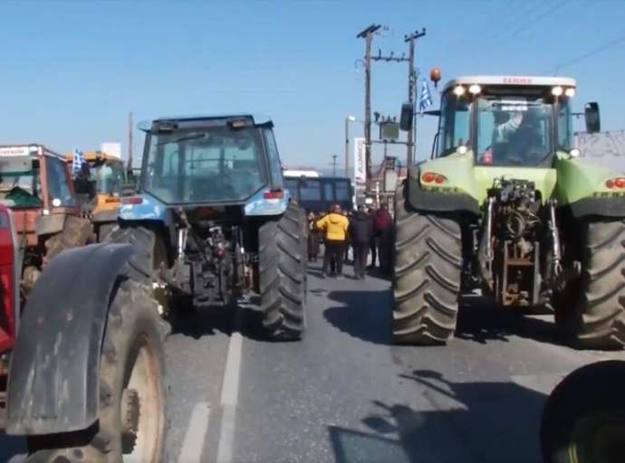Με τα τρακτέρ τους στον κόμβο Βελεστίνου αύριο οι αγρότες