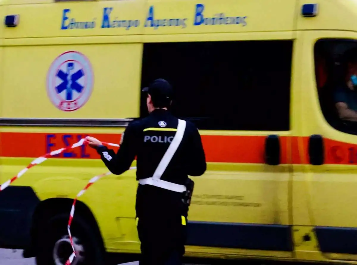Άγιοι Ανάργυροι: Πεζή παρασύρθηκε από μηχανή και νοσηλεύεται στον Ευαγγελισμό σε σοβαρή κατάσταση