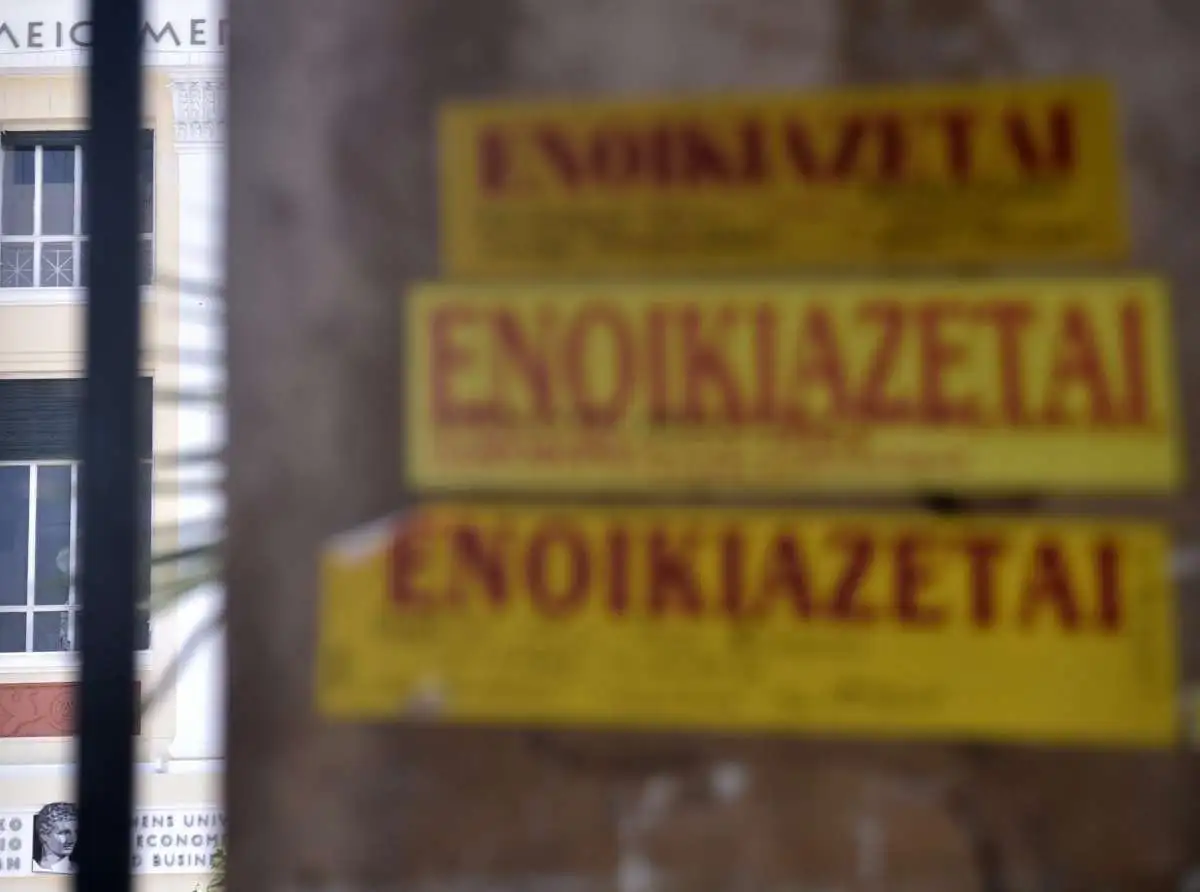 Απατεώνας «σπιτονοικοκύρης» εισέπραττε προκαταβολές για σπίτια «μαϊμού» - Τον αναζητούν οι Αρχές