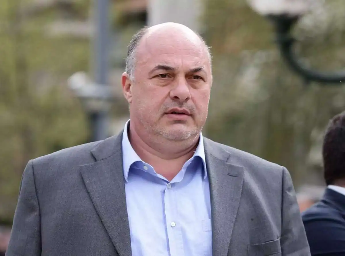 Βόλος: Ο Αχιλλέας Μπέος πέταξε…. ανθοδέσμη στους μαθητές του ΕΠΑΛ Αγριάς κατά τον αγιασμό (βίντεο)