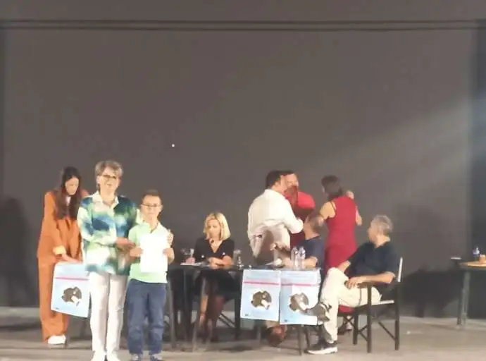 Με χαμόγελα και περηφάνεια παρέλαβαν βραβεία οι μαθητές που διακρίθηκαν σε διαγωνισμούς της Μαθηματικής Εταιρείας 