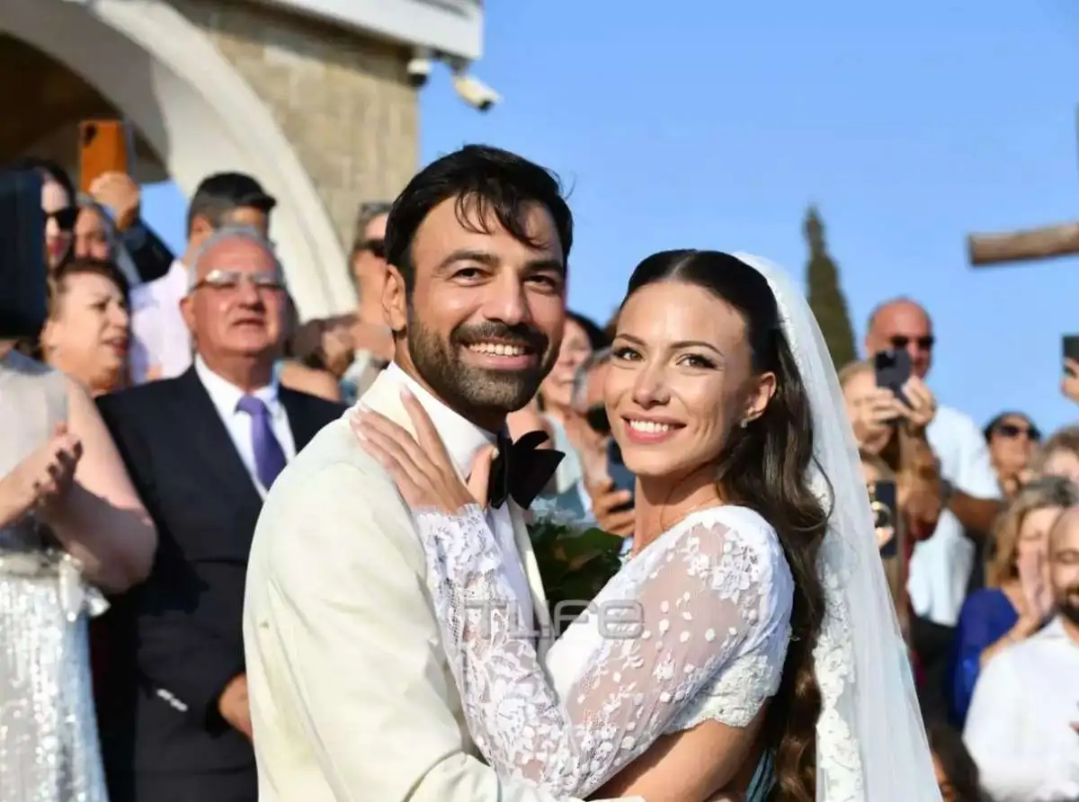 Αντρέας Γεωργίου - Σιμώνη Χριστοδούλου: Σε χαλαρές στιγμές στην παραλία μετά τον γάμο τους! Φωτογραφίες