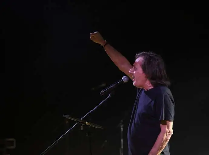 "Χαιρετίσματα στην εξουσία" από το Φεστιβάλ της ΚΝΕ στη Λάρισα
