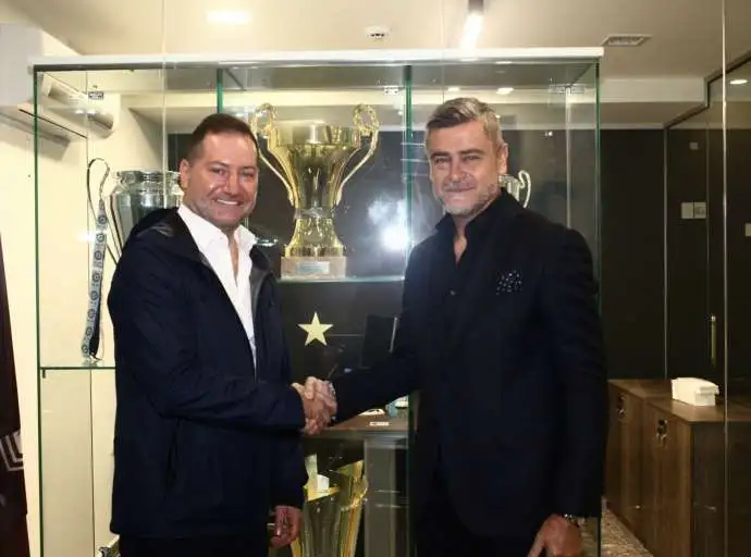 Αυτοί είναι οι λόγοι της αποπομπής του Δερμιτζάκη από την ΠΑΕ ΑΕΛ;