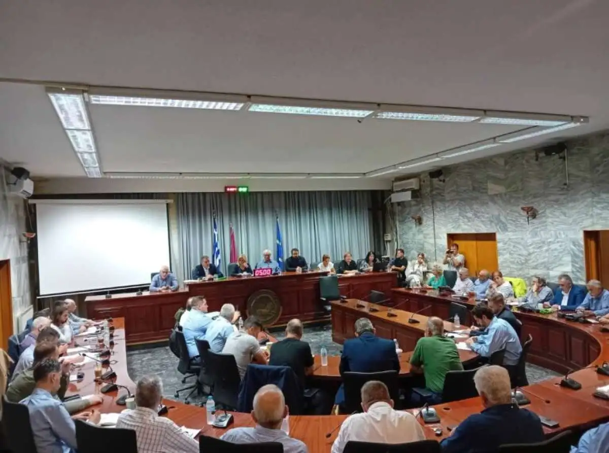 Νέο προεδρείο και νέα Δημοτική Επιτροπή εκλέγει σήμερα το Δημοτικό Συμβούλιο Λαρισαίων