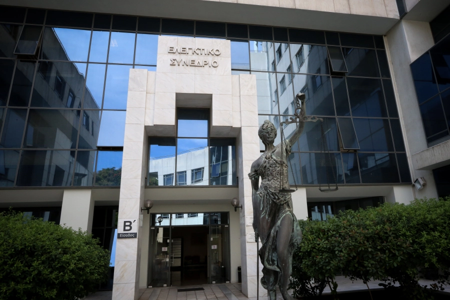 Ελεγκτικό Συνέδριο: Εντόπισε απευθείας αναθέσεις 7,6 εκατ. ευρώ για εσωτερικούς ελέγχους στο Δημόσιο