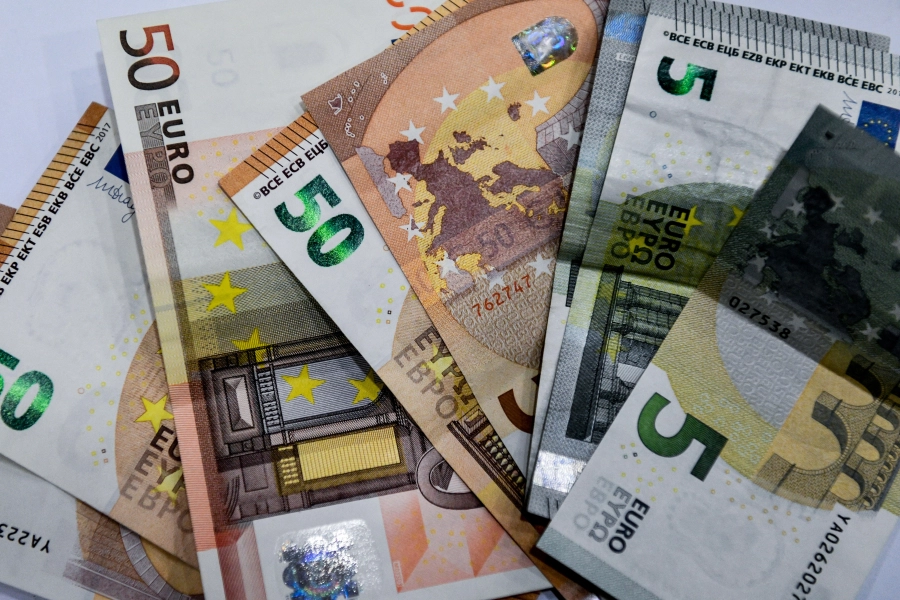 Όλα όσα πρέπει να ξέρετε για επίδομα παιδιού, ενίσχυση 300€, 72 δόσεις και καταθέσεις