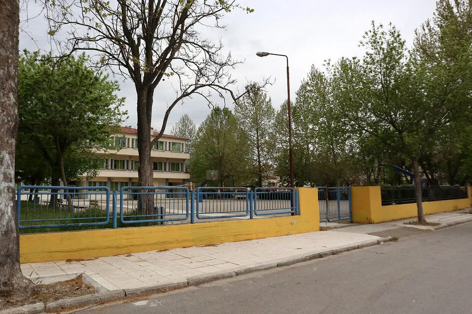 Αντίθετοι στην άρση της δέσμευσης του χώρου για πλατεία οι Σύλλογοι Γονέων της περιοχής Ιπποκράτη