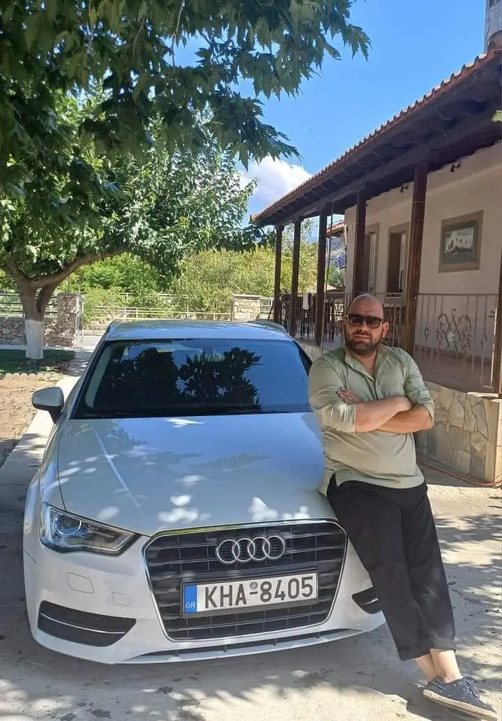 Το στερνό αντίο στο Νίκο Κολοβό 
