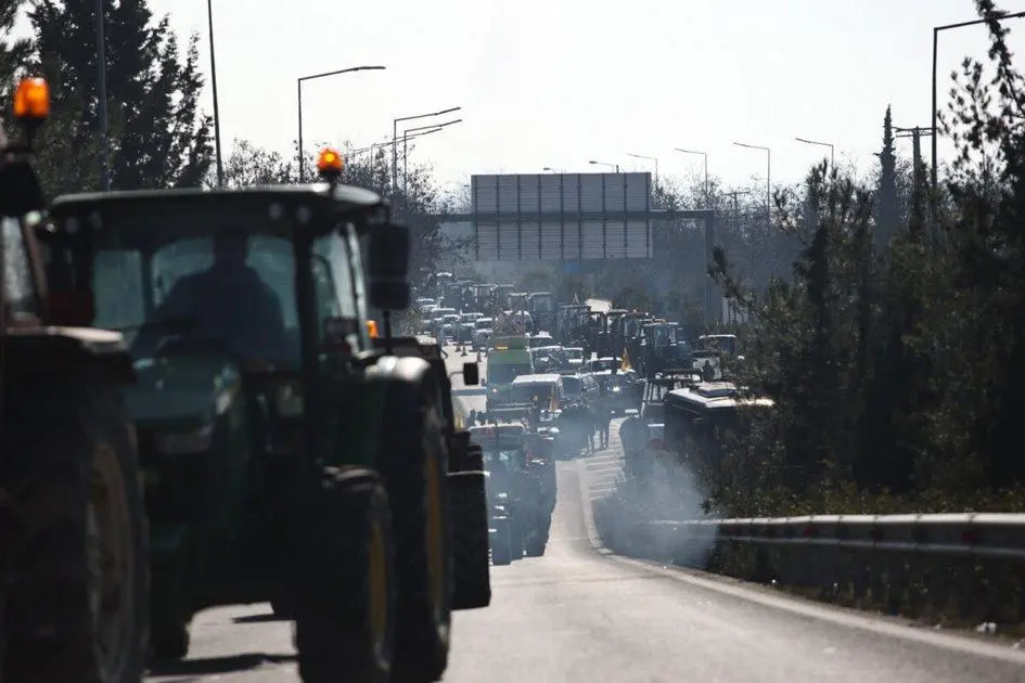 Στον δρόμο οι αγρότες της Θεσσαλίας