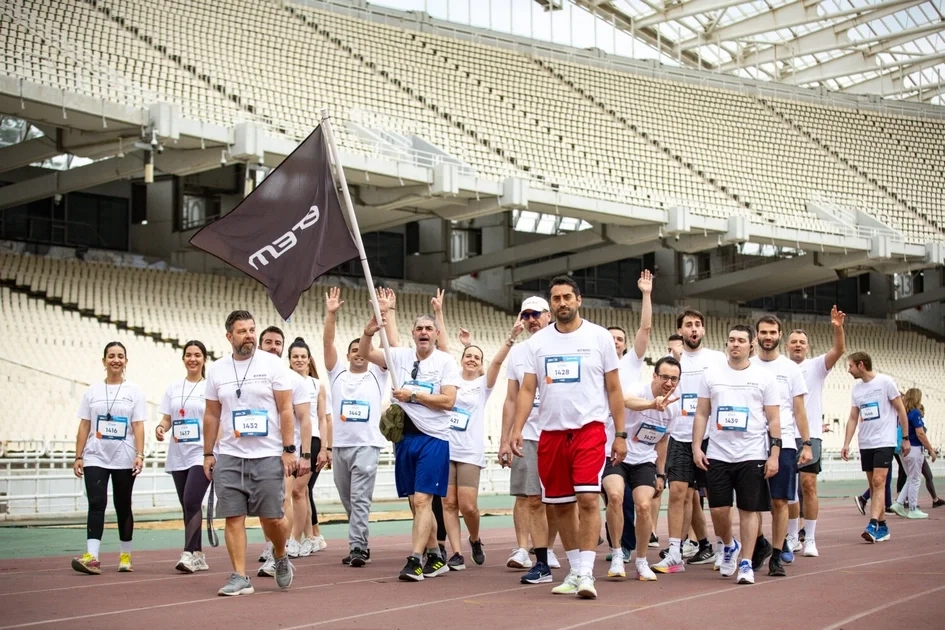 Με vintage διάθεση και running shoes η ΕΤΕΜ στο B2Run Athens 2025