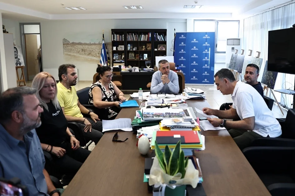 Σε κινητοποίηση το Σωματείο Εκπαιδευτών Οδηγών Ν.Λάρισας - Συνάντηση με Κουρέτα
