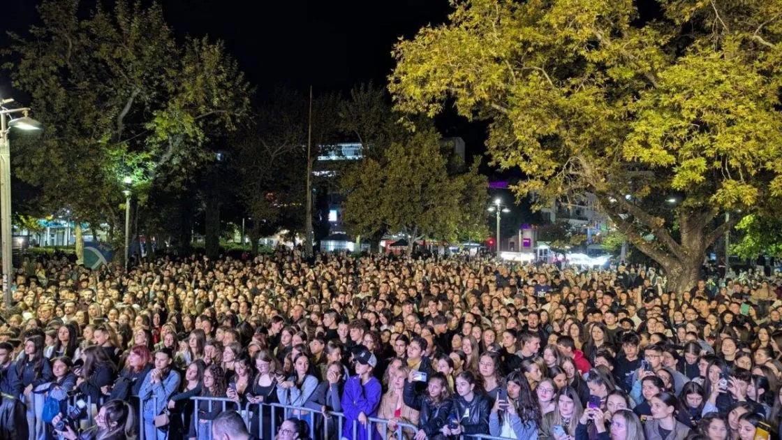 Φεστιβάλ Νεολαίας Λάρισας: Στην κορύφωση οι εκδηλώσεις στην Κεντρική πλατεία
