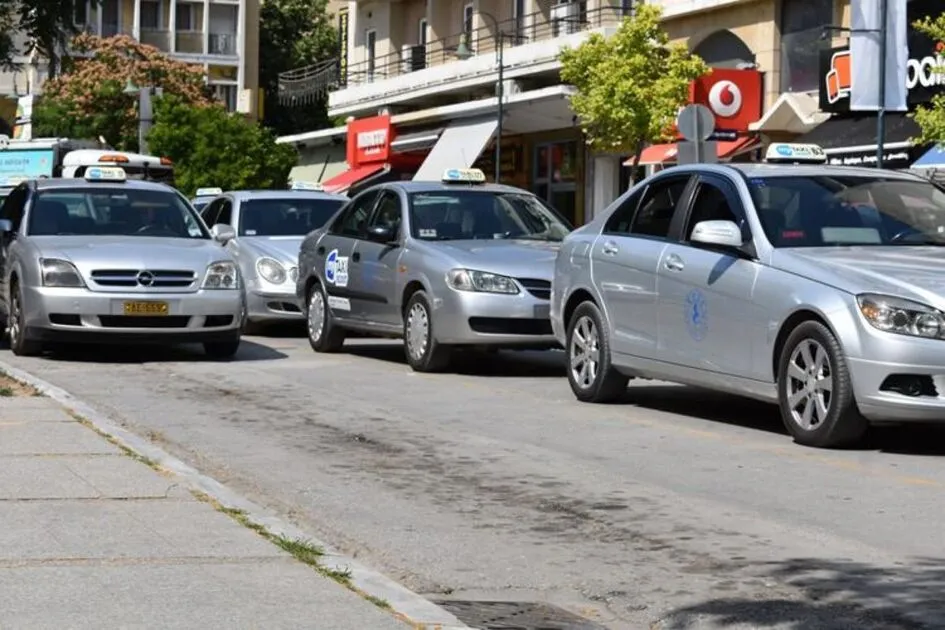 Χωρίς ταξί για δύο ημέρες η Λάρισα