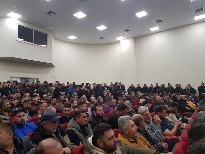 Αγρότες και κτηνοτρόφοι από όλη τη χώρα στη Νίκαια - Ώρα για σημαντικές αποφάσεις (ΦΩΤΟ - ΒΙΝΤΕΟ)