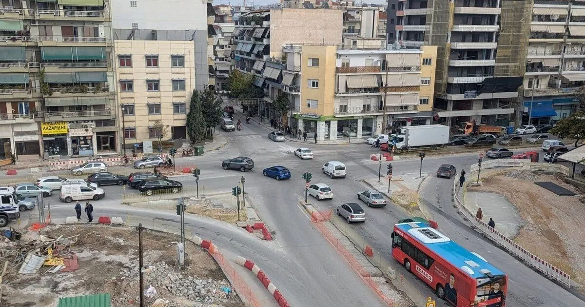 Δήμος Λαρισαίων: Ξεκινούν νέες εργασίες στην οδό Παναγούλη για τον κυκλικό κόμβο