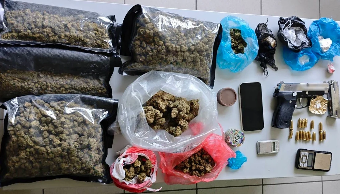 To δέμα για την Μυτιλήνη... οδήγησε σε 4 συλλήψεις Λαρισαίων για ναρκωτικά!!!