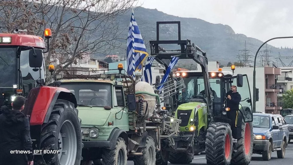 Στην αντεπίθεση οι αγρότες της Μαγνησίας - Κλιμακώνονται οι δράσεις στα μπλόκα της Θεσσαλίας (ΦΩΤΟ)