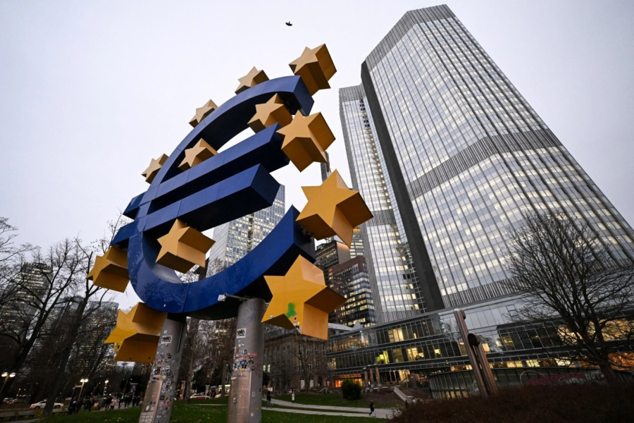 Η ΕΚΤ προχωρεί σήμερα στην πρώτη αύξηση επιτοκίων μετά από τρία χρόνια