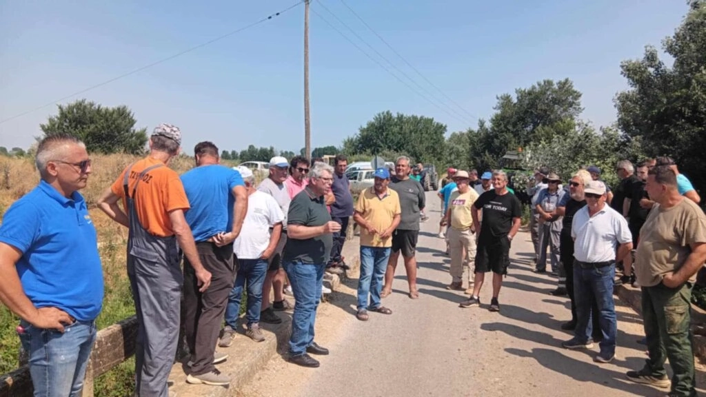 SOS από τους Θεσσαλούς αγρότες!!! Ζητούν άμεσα νερό για τις καλλιέργειες (ΦΩΤΟ)
