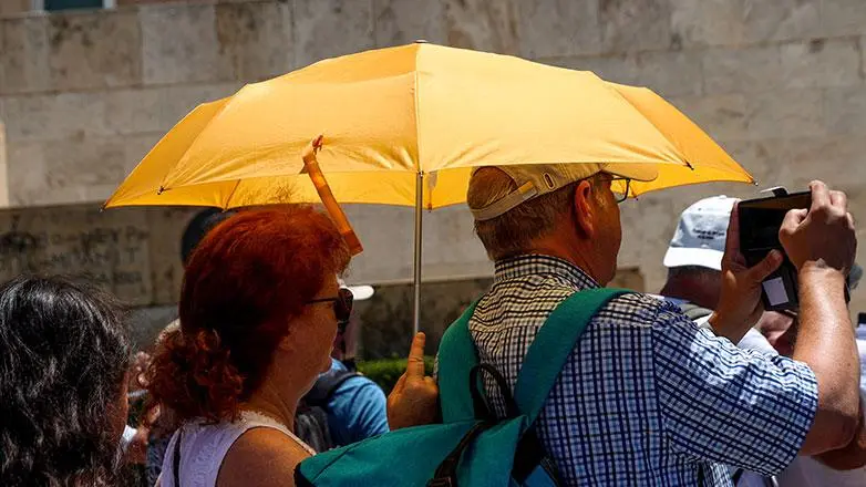 Στα «κόκκινα» και σήμερα η θερμοκρασία, «πιάνει» 41°C ο υδράργυρος