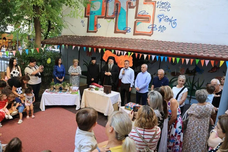 Χαμόγελα και παιδικές φωνές στην υποδοχή των μαθητών στους Παιδικούς Σταθμούς του Δ.Λαρισαίων (ΦΩΤΟ)