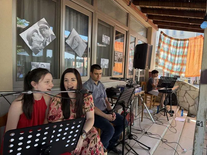 Στη Δομή Γιάννουλης του Κέντρου Κοινωνικής Πρόνοιας το Δημοτικό Ωδείο Λάρισας (ΦΩΤΟ)