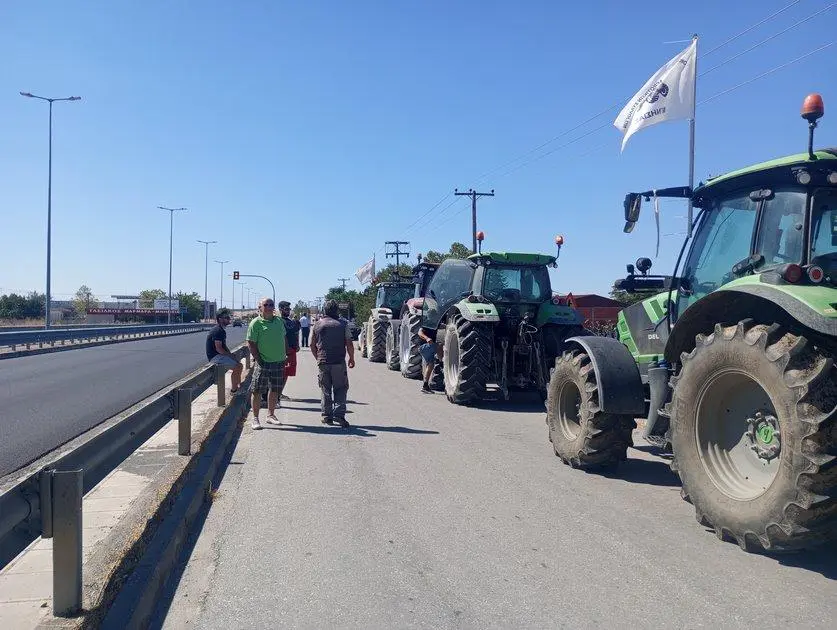  Αναχώρησαν για το μπλόκο του Ε65 oι Λαρισαίοι αγρότες (ΒΙΝΤΕΟ-ΦΩΤΟ)