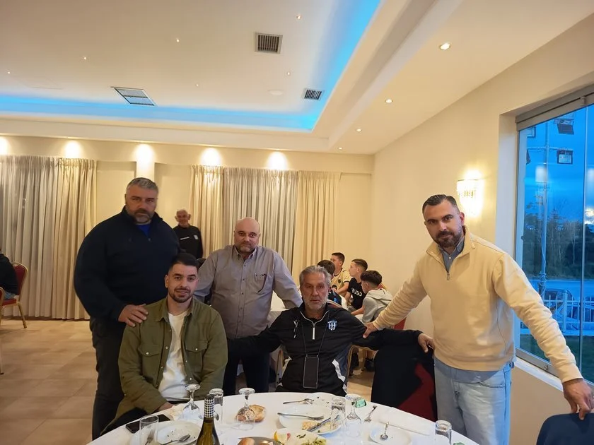 Οικογενειακό γεύμα για τον Απόλλωνα Λάρισας - Πίστη στο αγωνιστικό τμήμα από Ντελόπουλο (ΦΩΤΟ)